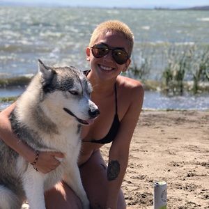 Meet your Posher, Kendra